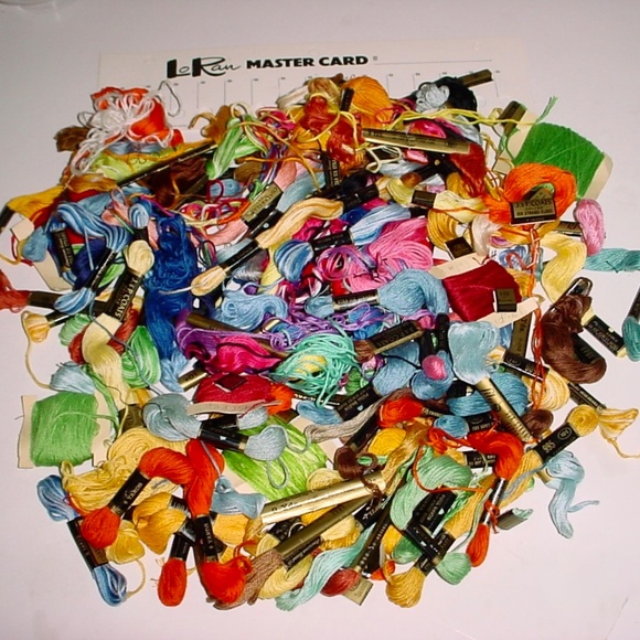 RANDOM BIG LOT EMBROIDERY FLOSS THREAD - J&P COATS EMBROIDERY STITCHES BOOK 1967 - Picture 6 of 6